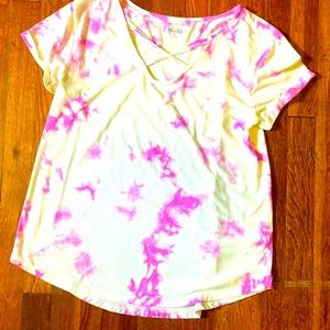 Very nice shirt by mud. Pink and white. Extremely soft. size medium.